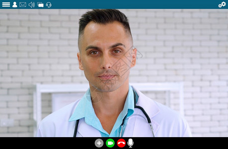 关于远程医疗和保健服务的视频电话医生发言计算机屏幕方面的网上保健应用医疗技术概念图片