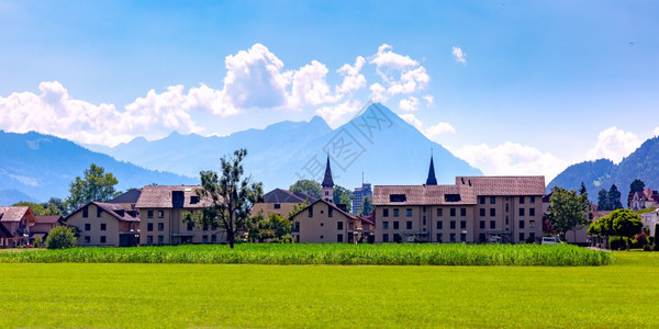 因特拉肯旧城全景瑞士伯尔尼高地重要旅游中心因特拉肯老城瑞士因特拉肯老城图片