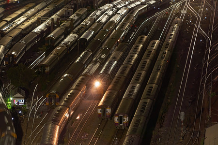 上海地铁泰国首都曼谷市的华蓝红终点站铁路上泰国当地老旧经典列车或电的空中景象背景