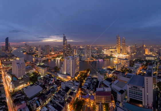 Taksin大桥与ChaoPhraya河的空中视图泰国曼谷市中心泰国曼谷金融区和智能城市的商业中心图片
