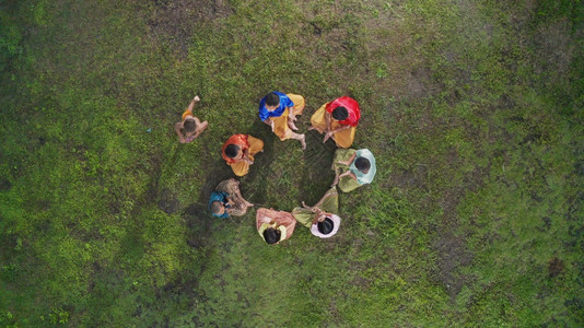 泰国老生活方式人乡村当地儿童娱乐活动图片