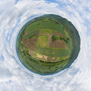 小行星360度球体绿色山丘空中最顶部的全景泰国菲沙本的自然景观背图片
