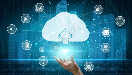 全球信息共享的云计算技术和在线数据储存3D未来图形界面显示计算机连接到互联网络服务器用于云数据传输图片