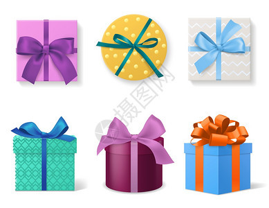 不同颜色的礼品盒现实的3D纸板假日装饰品包上面和侧有彩色的丝带和弓上侧视图生日圣诞节或情人展示矢量单独设置不同的颜色礼品盒3d纸背景图片