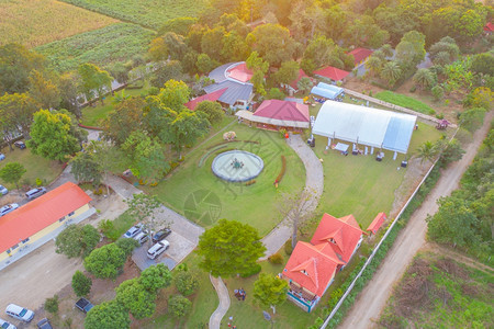旅馆度假胜地的空中最高视图建筑乔叶自然景观背泰国NakhonRatchasima图片