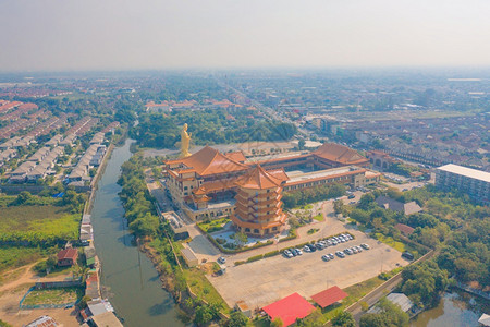 位于泰国曼谷市中心清开石纪念堂ChiangKaiShekMemorialHall的NationalFoGuangShanThai图片