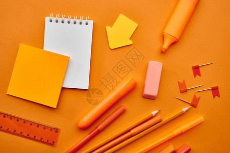 办公室文具用品大陆观橙色背景学校或教育附件文具用品图片