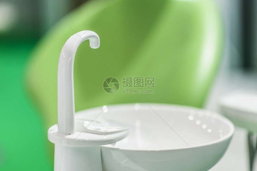 现代牙医办公室的科水槽背景有绿色椅子高清图片下载 正版图片 摄图网 现代牙医办公室的科水槽背景有绿色椅子高清图片下载 正版图片 摄图网