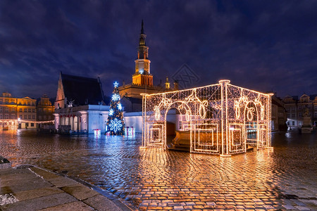 波兰兹南圣诞之夜旧城市场广波兹南夜老城图片