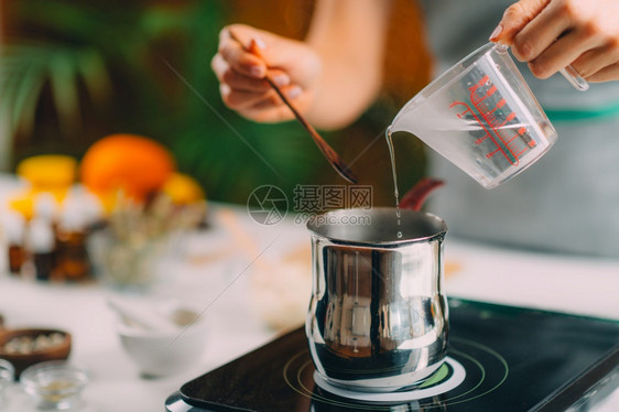 浇水和自制肥皂图片