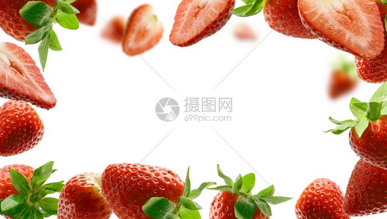 框形的许多草莓孤立在白色背景上框形的许多草莓孤立在白色背景上图片