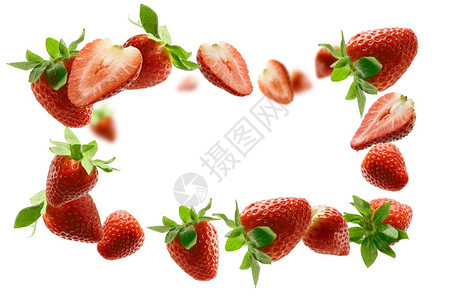 框形的许多草莓孤立在白色背景上框形的许多草莓孤立在白色背景上图片