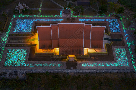 泰国UbonRatchathani的WatSirindhornWararam或WatPhuPrao寺的空中景象Buddist寺庙图片