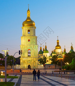 索菲伊夫斯卡广场和著名的圣索菲亚和斯柯大教堂乌克兰基辅图片