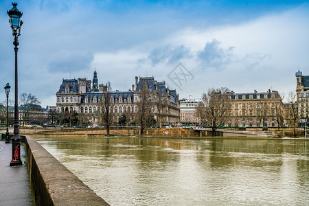 法国巴黎历史中心街道风景图片