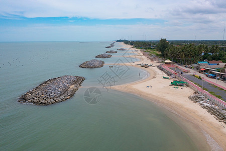 NakhonSiThammarat海的空中景象泰国夏季海滩城市蓝天旅行背景的城市ChonBuri天线图片