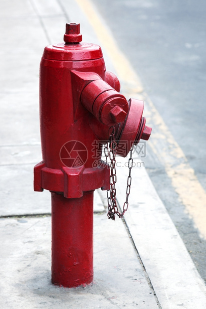 城市街道上的消防栓图片