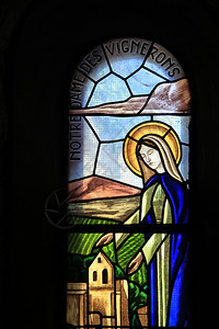 位于拉斯托的Vignerons圣母院教堂的彩色玻璃窗户图片