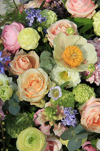 混合的新娘花装饰面条彩礼和花朵色图片