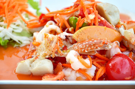 热辣海鲜沙拉泰国食品图片