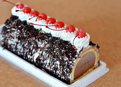 巧克力冰淇淋蛋糕美丽的装饰水果蛋糕图片