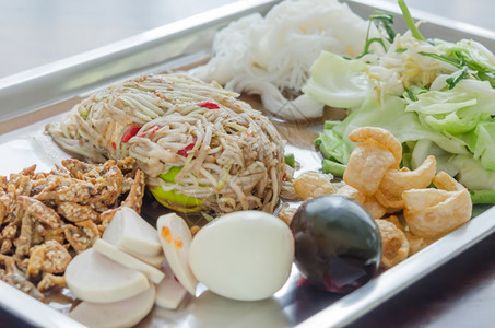 著名的泰国式食品辣木瓜沙拉图片