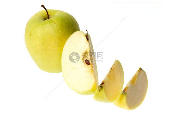 在白色背景中被切开的苹果图片