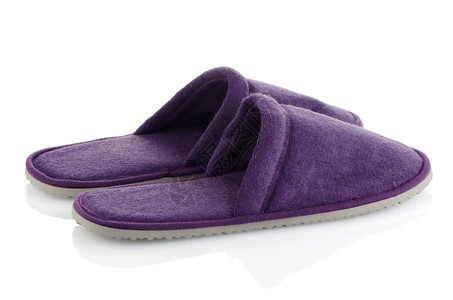 白色背景的紫拖鞋图片