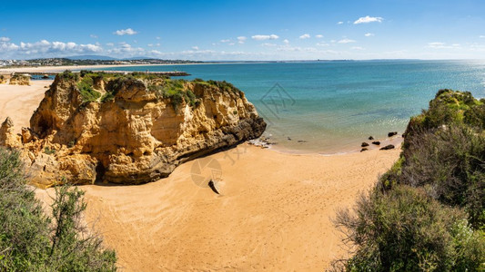 在拉各斯的Bachetata在葡萄牙Algarve的拉各斯Batata海滩图片