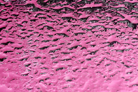 关闭粉红色窗口的水滴图片