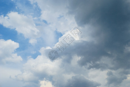 蓝色和白天空背景图片