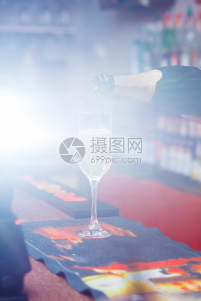 葡萄酒酿成杯香槟饮料图片