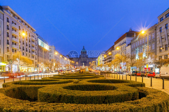位于布拉格历史中心的温塞斯拉广场布格温塞斯广场图片