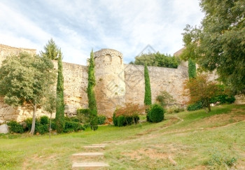 吉罗纳周围的古老中世纪城墙吉罗纳堡垒墙图片