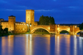 意大利维罗纳的中世纪石桥斯卡利格罗图片