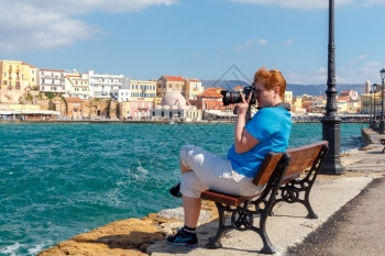 女摄影师拍了希腊Chania的旧港口CreteCrete图片