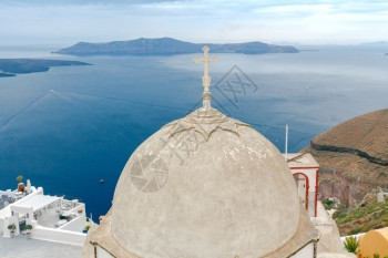 Fira希腊传统圣托里尼镇堂与的景象图片