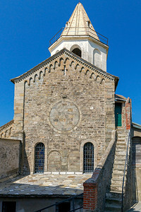 古老的石像教堂在意大利中世纪的科尼格利亚村辛克特尔利古里亚图片