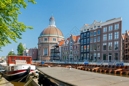 阿姆斯特丹旧城市运河上传统荷兰河上传统河图片