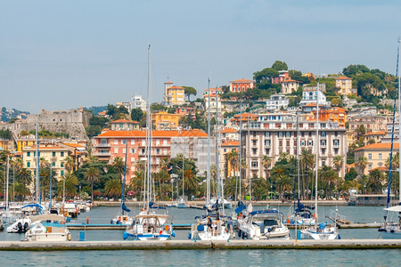 意大利拉斯佩齐亚拉斯佩齐亚海滨附近的游艇和游船利古里亚意大利图片