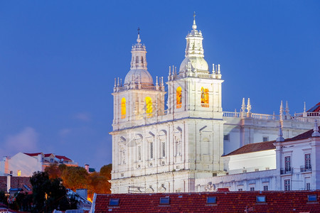 日落时里斯本城市的空中观察甲板上的城市空中观察日落时圣维森特德福拉修道院里斯本葡萄牙图片