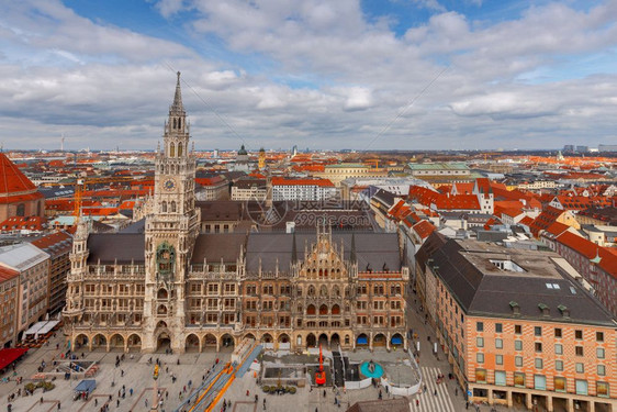 慕尼黑新市政厅德国慕尼黑新市政厅马里安广场的空中景象巴伐利亚图片