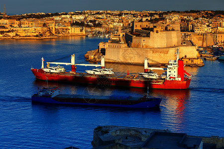 巴莱塔地中海港口日落时在巴莱塔的地中海港口马耳他图片