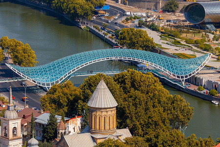 格塔纳拉河桥第比利斯跨越库拉河的桥梁位于第比利斯库拉河的佩德特里亚桥格鲁吉背景