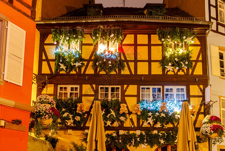 法国城市科玛Colmar圣诞节前夕具有历史意义的城市科玛Colmar传统的半成形老房子图片
