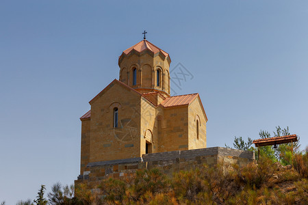 第比利斯变形修道院塔沃变形观察阳光明媚的一天第比利斯格鲁吉亚图片