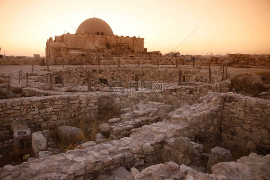 中东部约旦安曼市JabelalQalah城堡的废墟图片