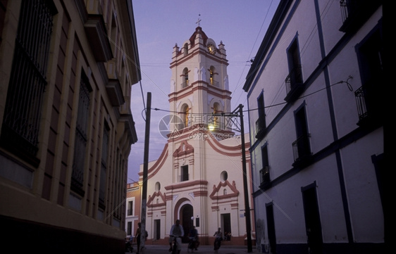 位于加勒比海古巴卡马圭古城的伊格莱西娅德拉默塞德教堂美洲古巴图片