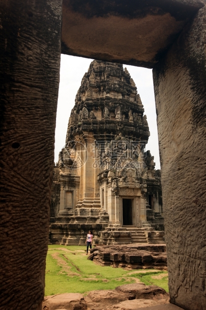 泰国东北部伊桑地区纳洪拉查西马省呼拉特市附近的菲迈高棉寺庙