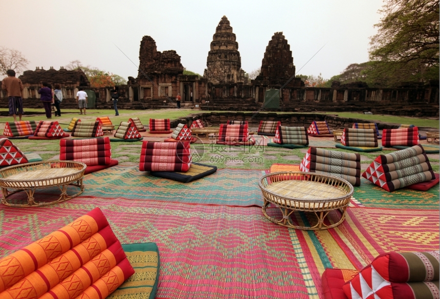 泰国东北部伊桑地区纳洪拉查西马省呼拉特市附近的菲迈高棉寺庙